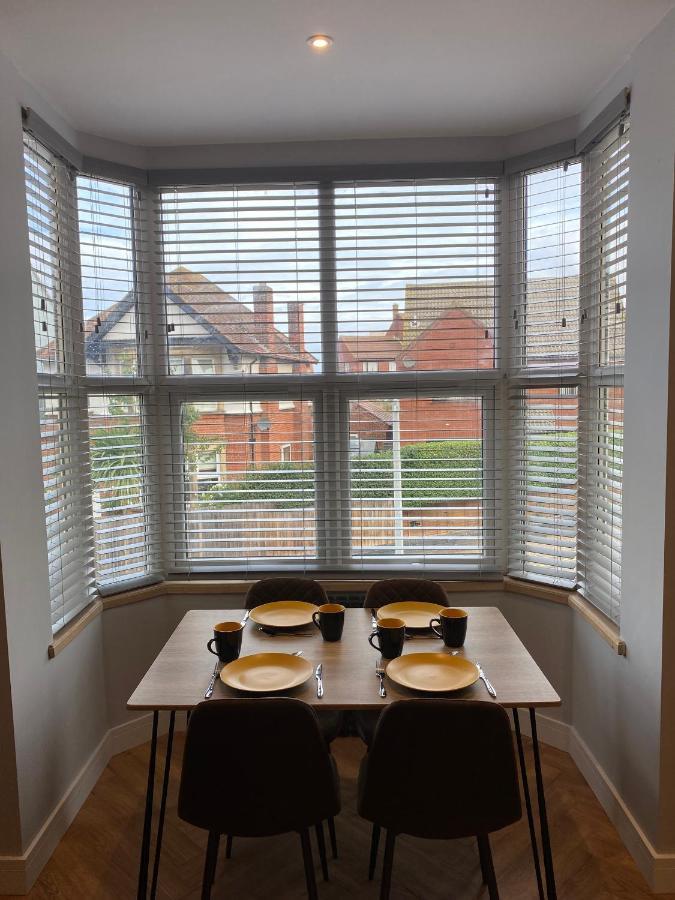 Stylish 2 Bed Apt, 2 Minute Walk From The Beach. Sheringham Exteriör bild